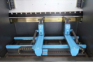 Фото 18 - MetalTec HBC Листогибочные гидравлические прессы с ЧПУ.