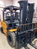 Фото 5 - Вилочный погрузчик Hyundai 50DA-9F.