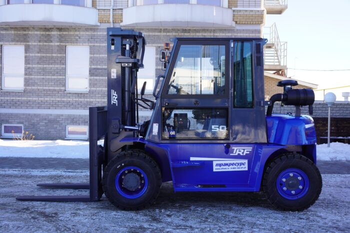 Фото 3 - Вилочный погрузчик TRF D50-4X.